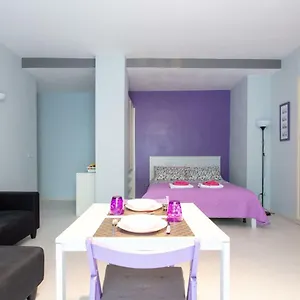 Glamorous House In Chiaia Napoli